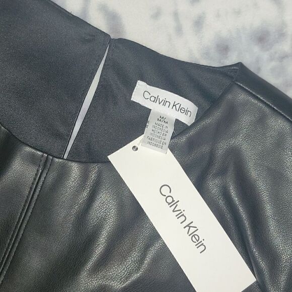 Calvin Klein Black Faux Leather Women's Top Size Medium NWT - Picture 2 of 9